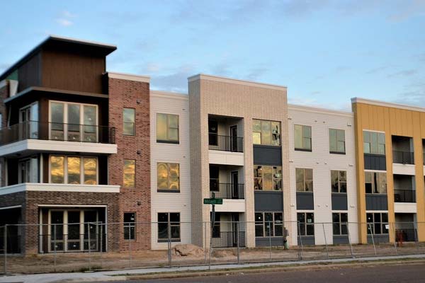 Can Non-Student Live in Student House